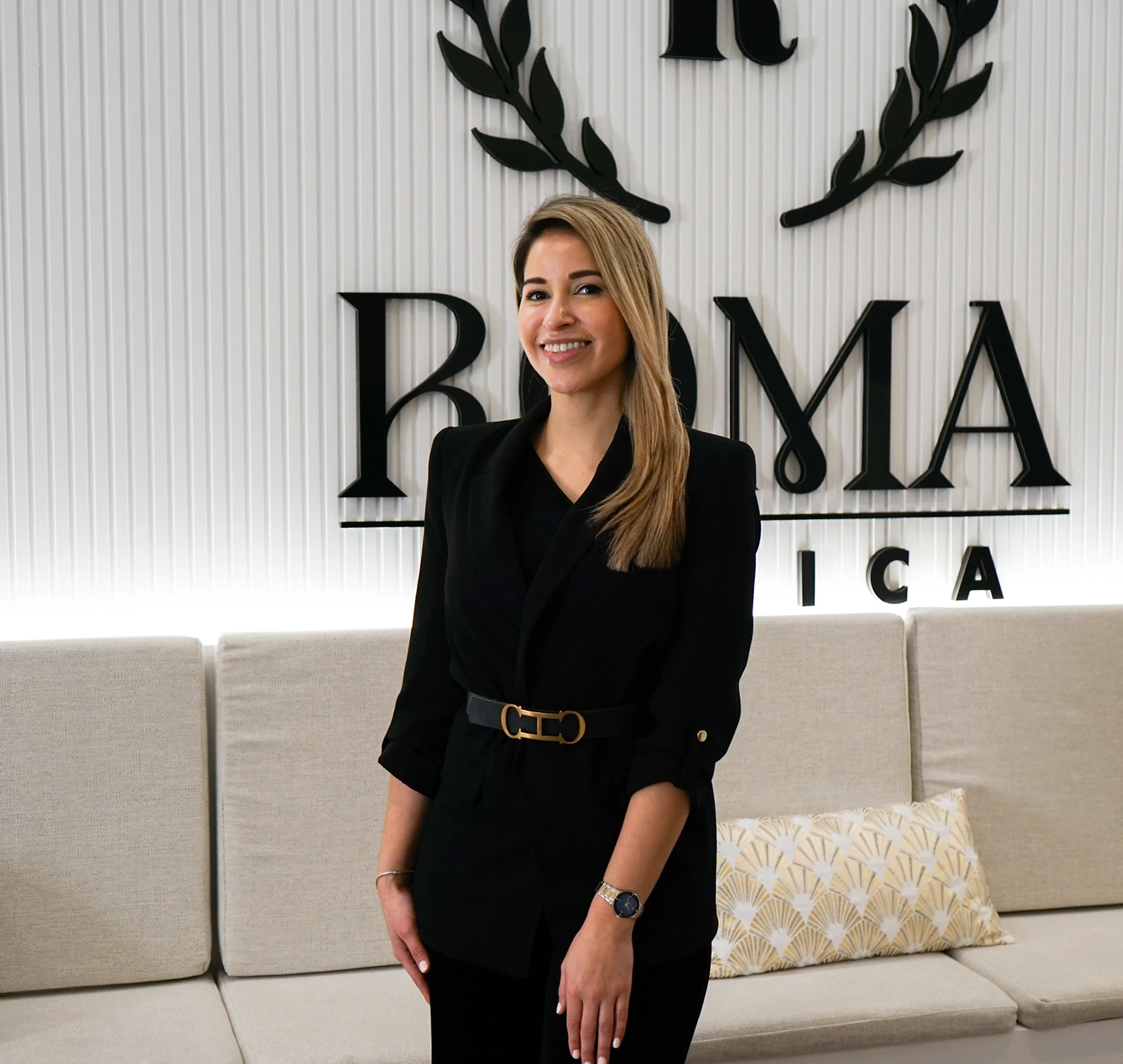 Dra. Gabriela Molina, especialista en medicina estetica en malaga, armonización facial y tratamientos en clinica estetica.